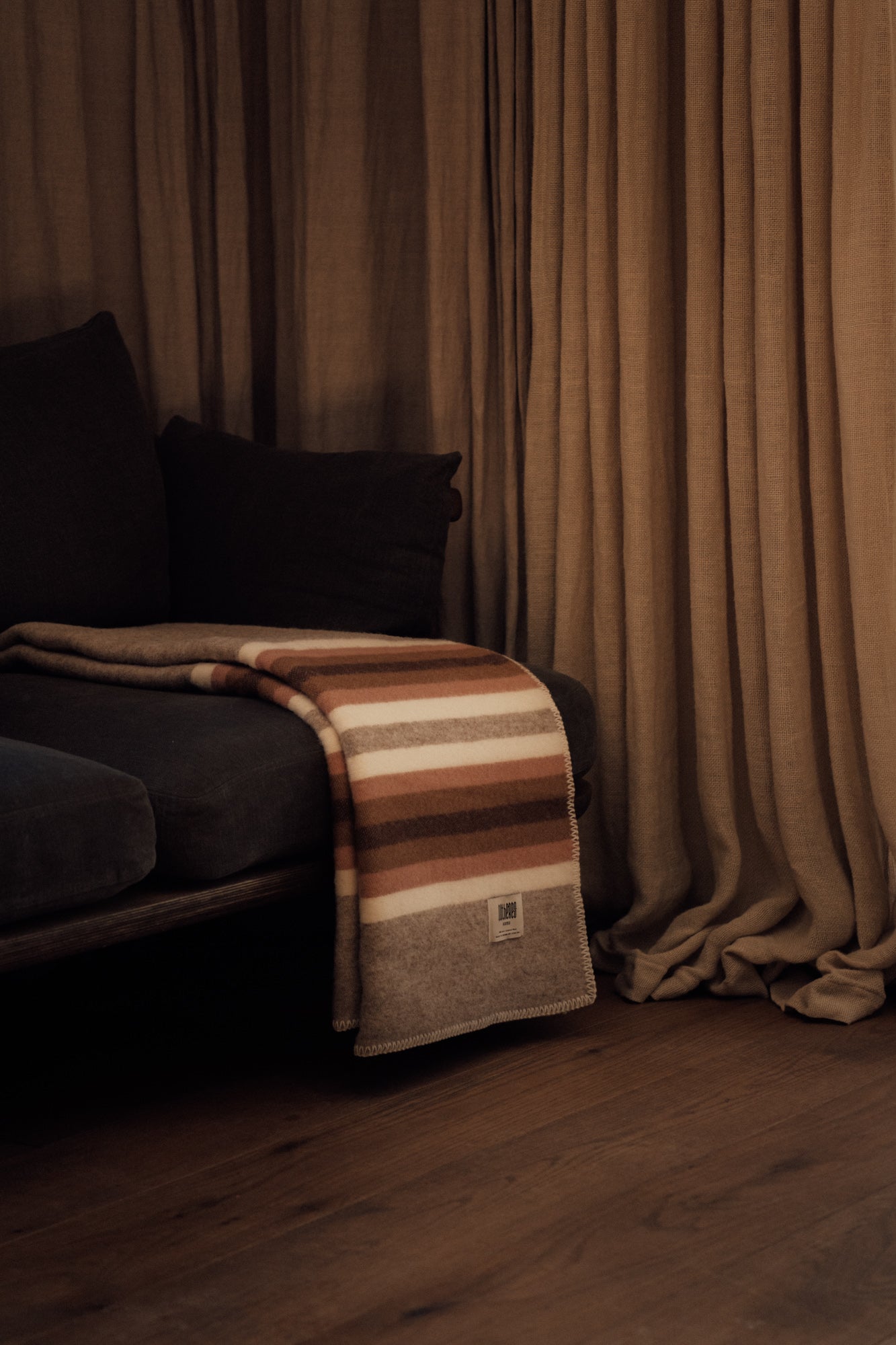 Koc wełniany Love Stripe Magic Gray