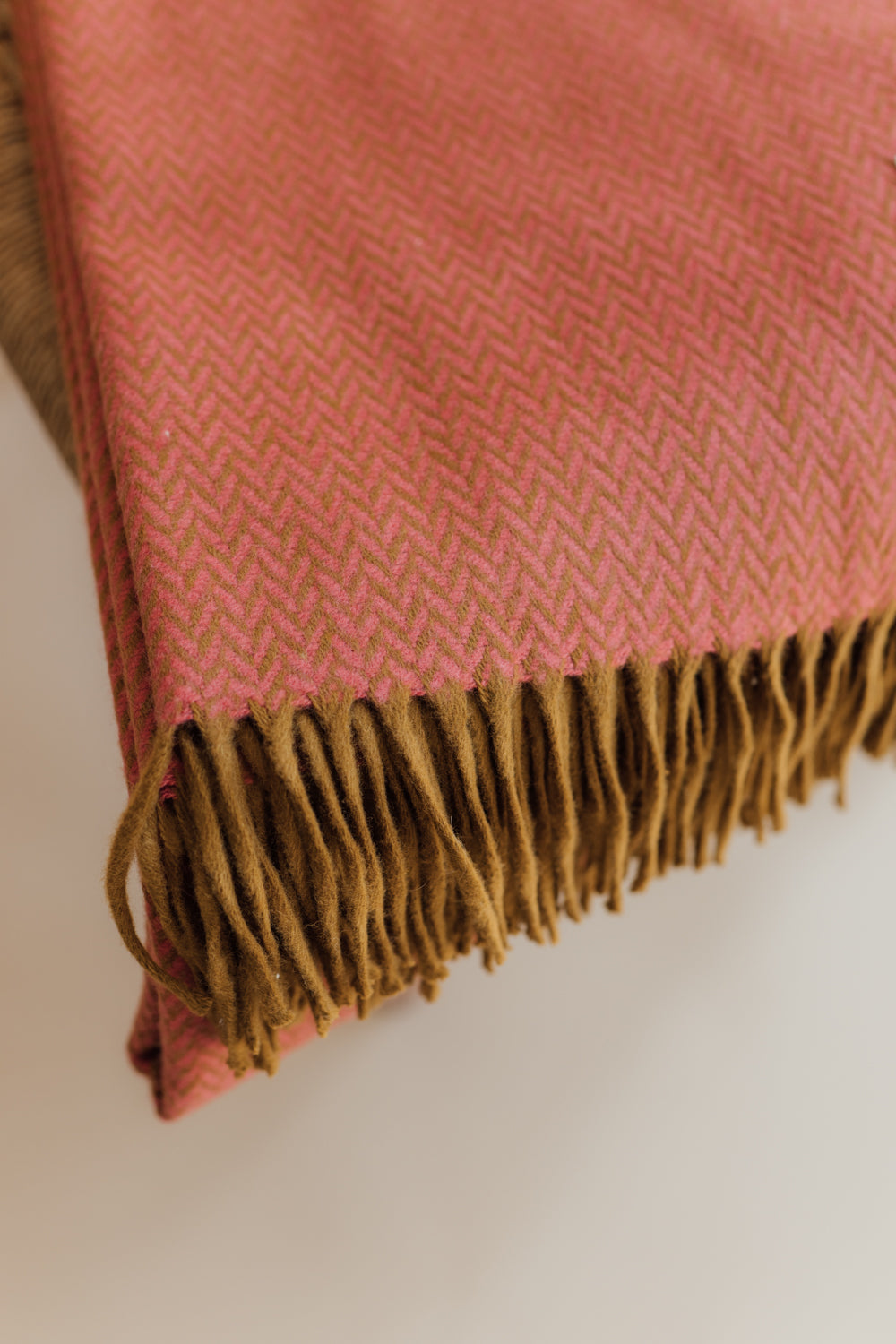 Luksusowy Koc z wełny merino extra fine Salmon