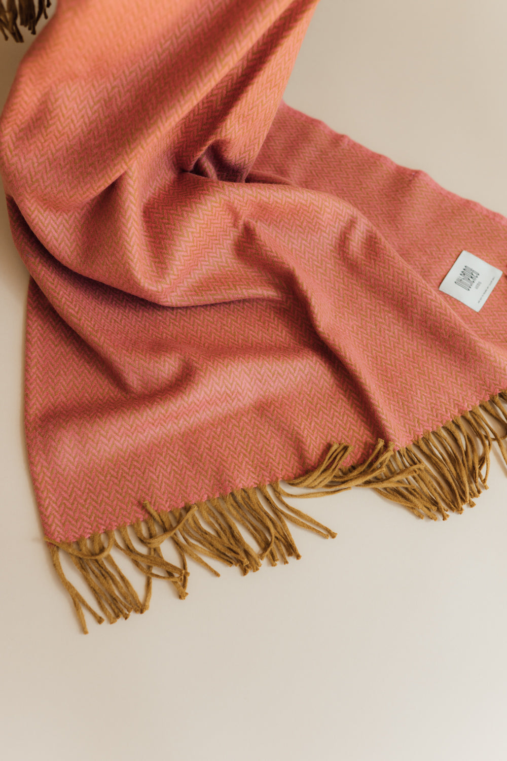 Luksusowy Koc z wełny merino extra fine Salmon