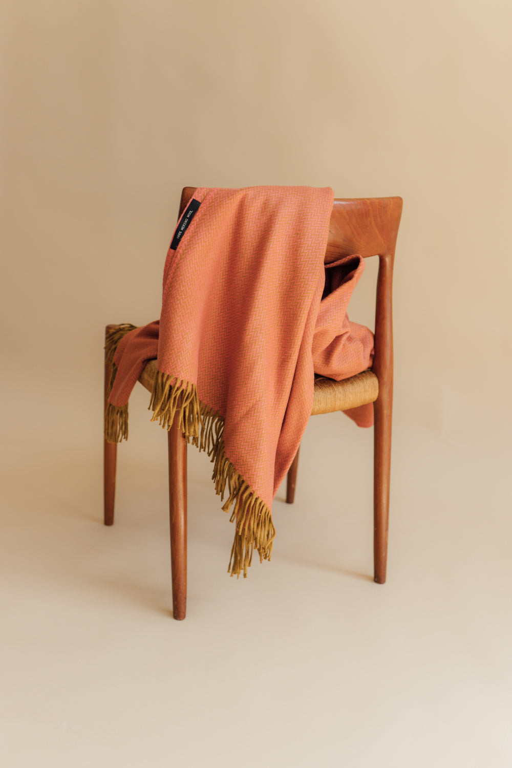 Luksusowy Koc z wełny merino extra fine Salmon