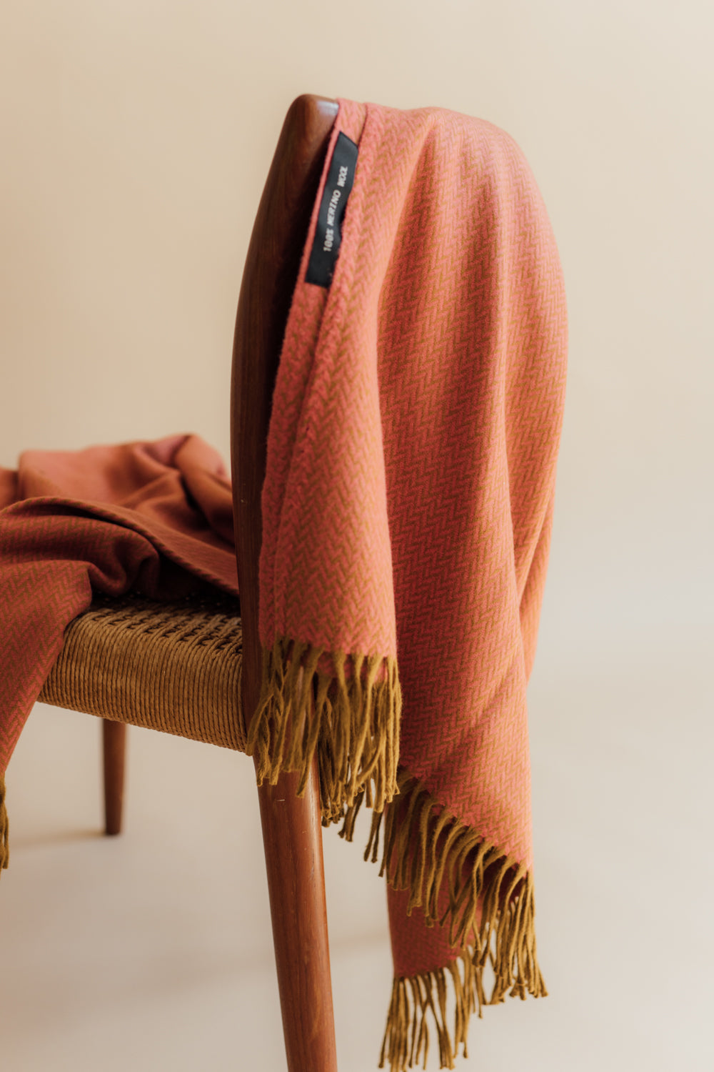 Luksusowy Koc z wełny merino extra fine Salmon